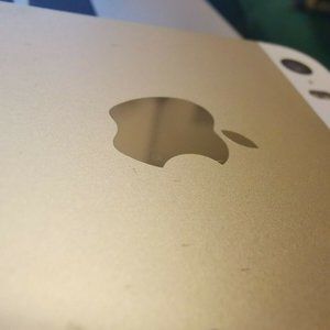 Apple iPhone 5s - 64GB - Gold (Unlocked) A1533 (GSM) (CA)